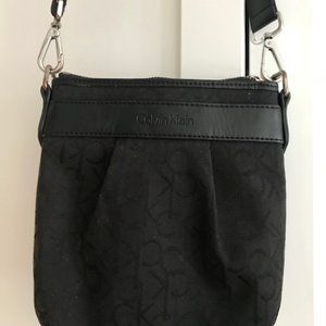 CALVIN KLEIN Crossbody